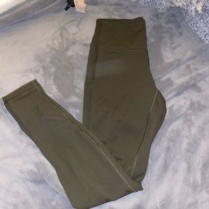 barely worn LULU lemon leggings!!